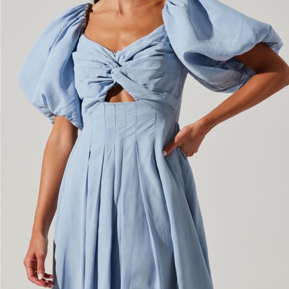ASTR the label puff sleeve dress NWT